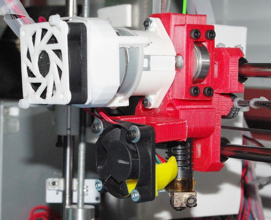 Misan’s Another Compact Extruder Fan Holder